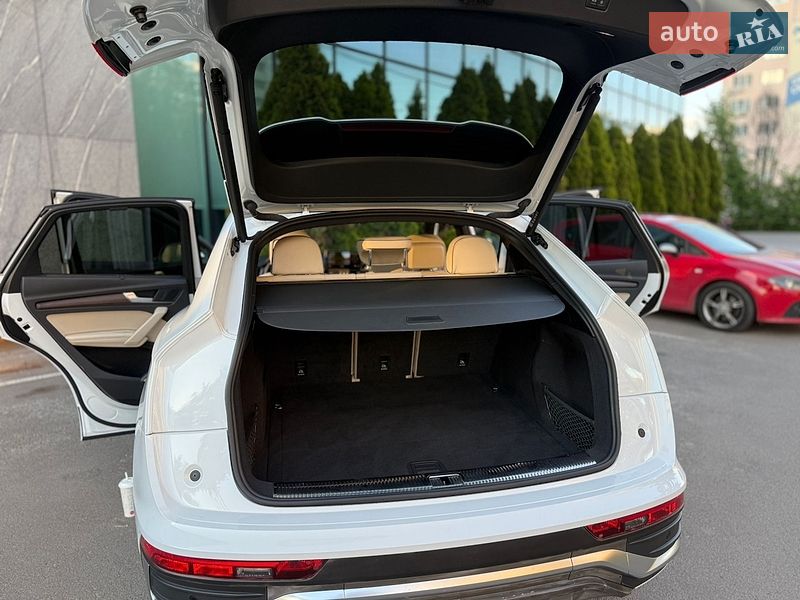 Внедорожник / Кроссовер Audi Q5 2021 в Киеве