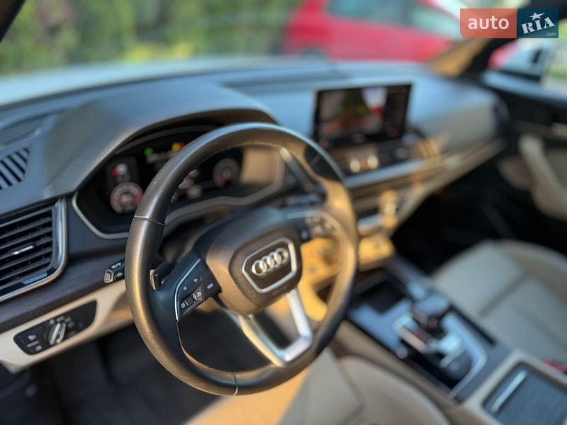 Внедорожник / Кроссовер Audi Q5 2021 в Киеве
