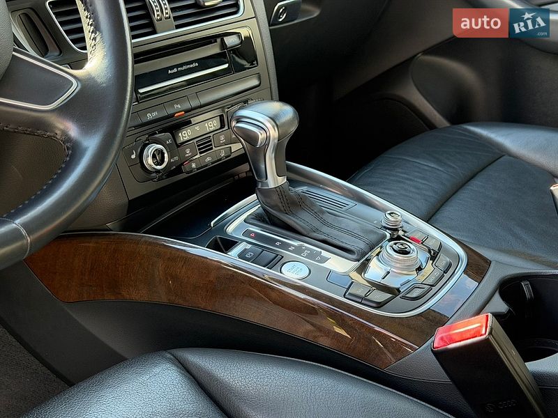 Внедорожник / Кроссовер Audi Q5 2015 в Ужгороде