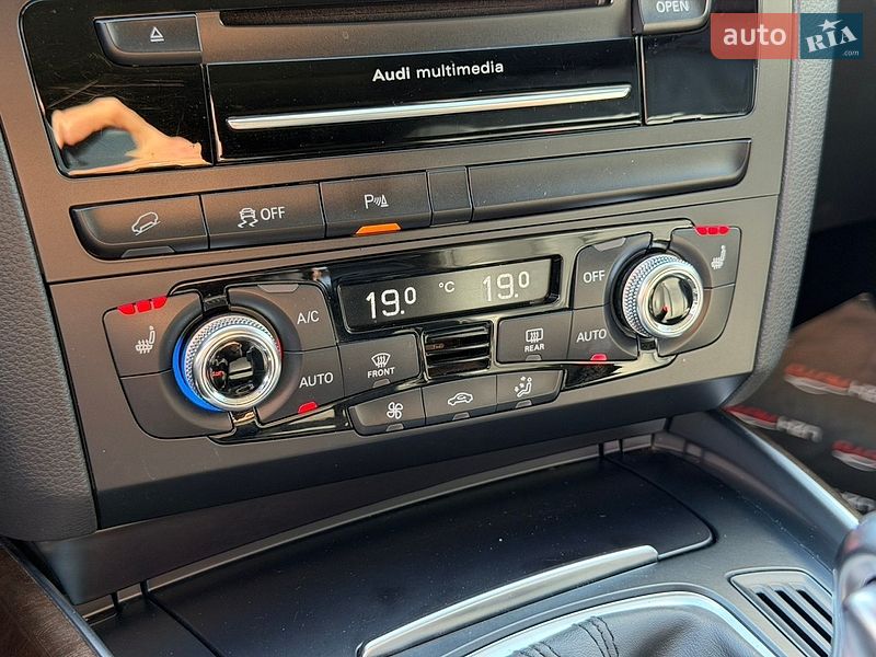 Внедорожник / Кроссовер Audi Q5 2015 в Ужгороде