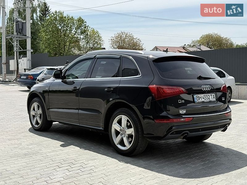 Позашляховик / Кросовер Audi Q5 2011 в Львові