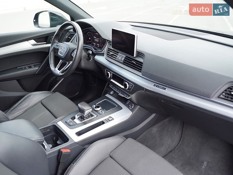 Позашляховик / Кросовер Audi Q5 2018 в Львові