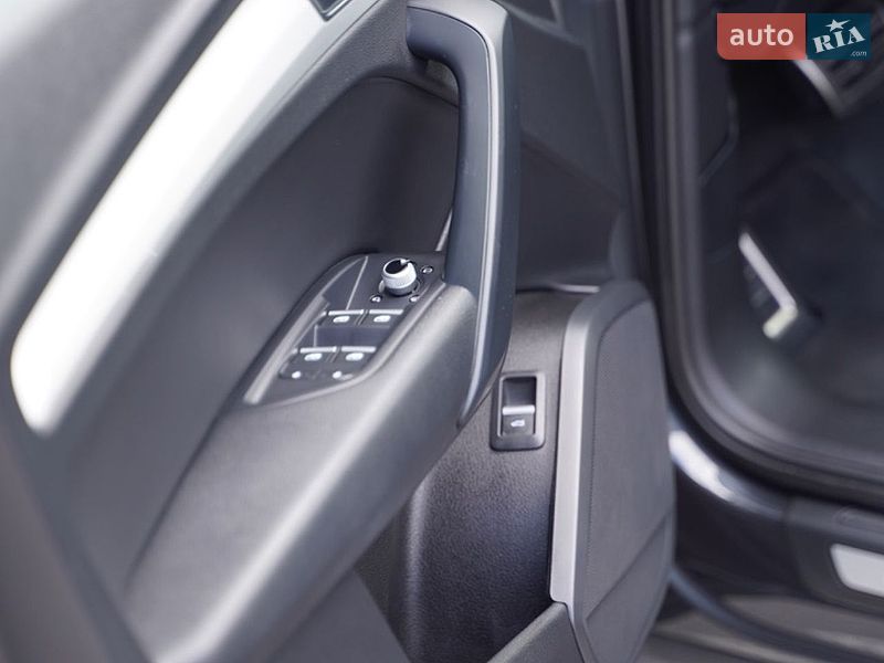 Позашляховик / Кросовер Audi Q5 2018 в Львові