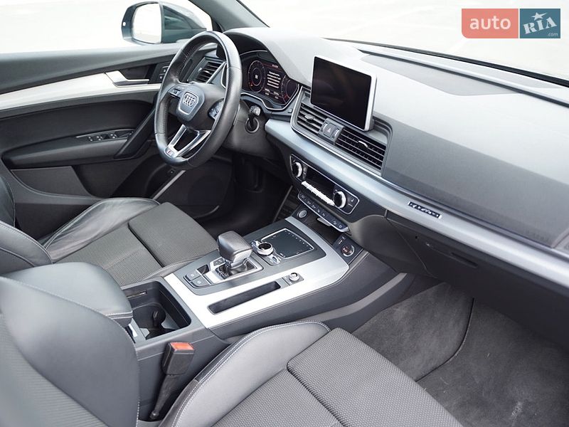 Позашляховик / Кросовер Audi Q5 2018 в Львові