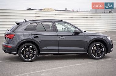Позашляховик / Кросовер Audi Q5 2018 в Львові