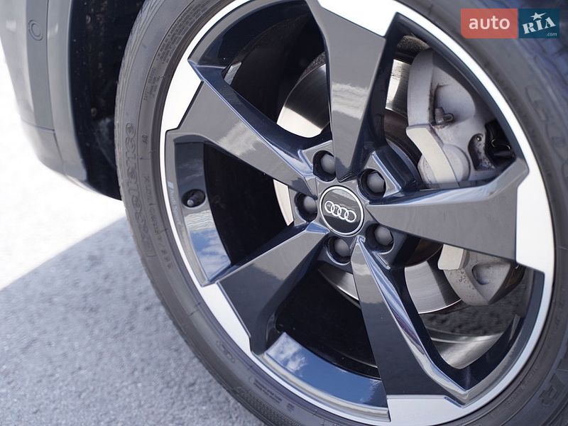 Позашляховик / Кросовер Audi Q5 2018 в Львові