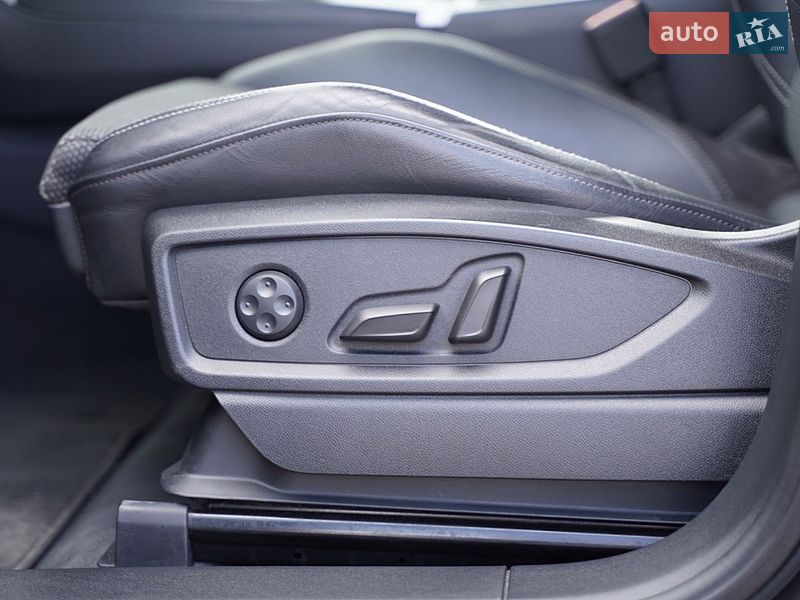 Позашляховик / Кросовер Audi Q5 2018 в Львові