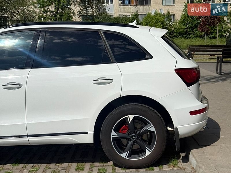 Внедорожник / Кроссовер Audi Q5 2015 в Луцке