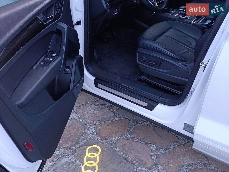 Внедорожник / Кроссовер Audi Q5 2018 в Надворной