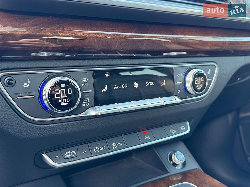 Позашляховик / Кросовер Audi Q5 2018 в Стрию