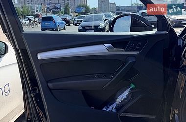 Внедорожник / Кроссовер Audi Q5 2017 в Киеве