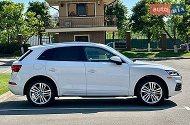 Внедорожник / Кроссовер Audi Q5 2018 в Киеве