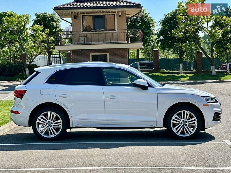 Внедорожник / Кроссовер Audi Q5 2018 в Киеве