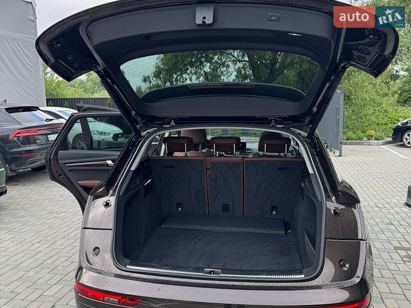 Внедорожник / Кроссовер Audi Q5 2017 в Хмельницком