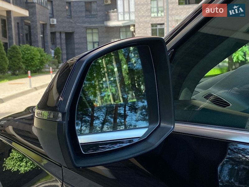 Позашляховик / Кросовер Audi Q5 2023 в Києві