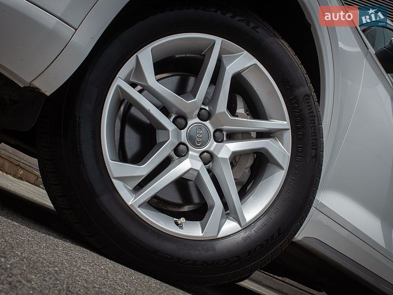 Позашляховик / Кросовер Audi Q5 2018 в Києві