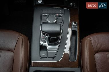 Позашляховик / Кросовер Audi Q5 2018 в Києві