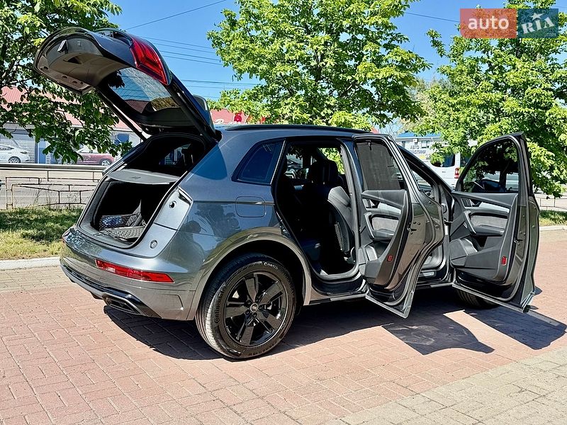 Внедорожник / Кроссовер Audi Q5 2020 в Киеве