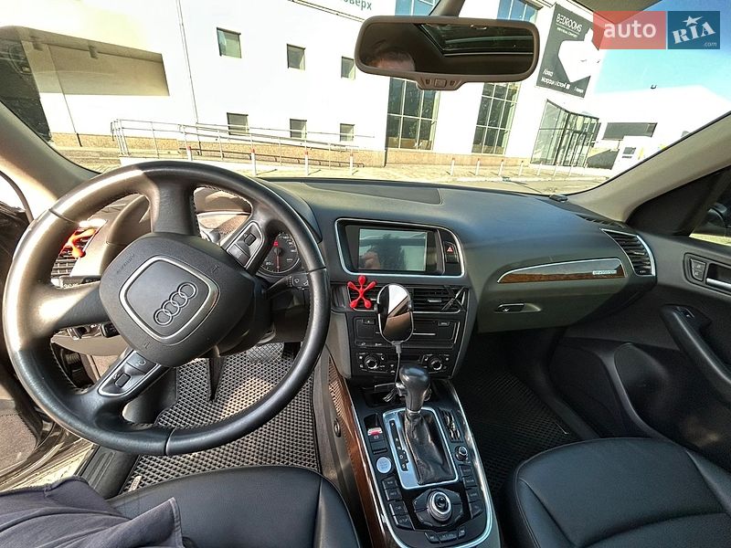 Внедорожник / Кроссовер Audi Q5 2011 в Днепре