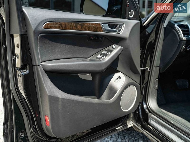 Внедорожник / Кроссовер Audi Q5 2014 в Черновцах