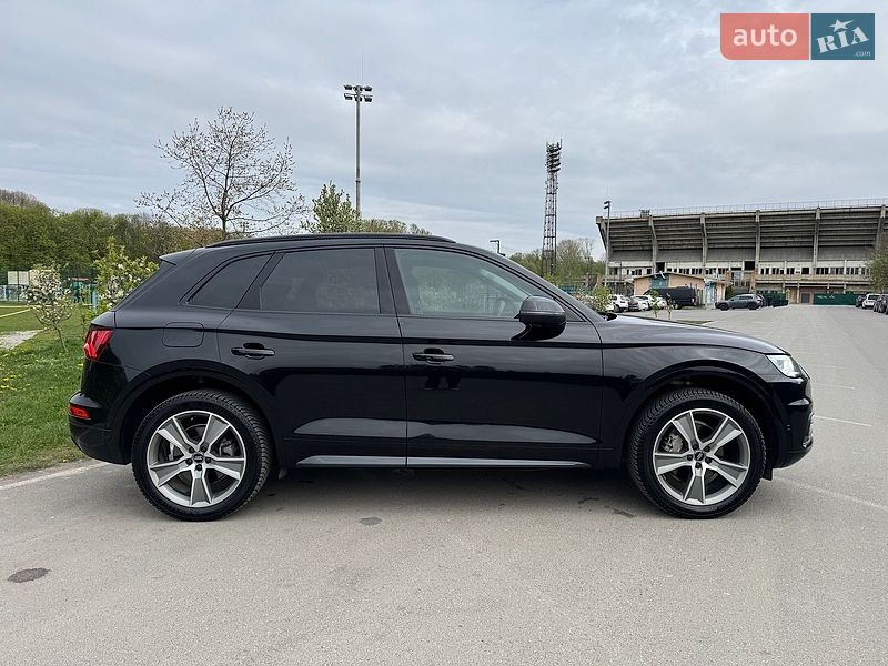 Внедорожник / Кроссовер Audi Q5 2019 в Ивано-Франковске