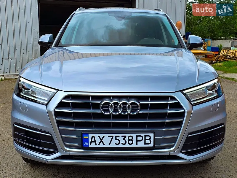Audi Q5 2018 VIN WA1ANAFY0J2207500 фото оголошення 3 з 82