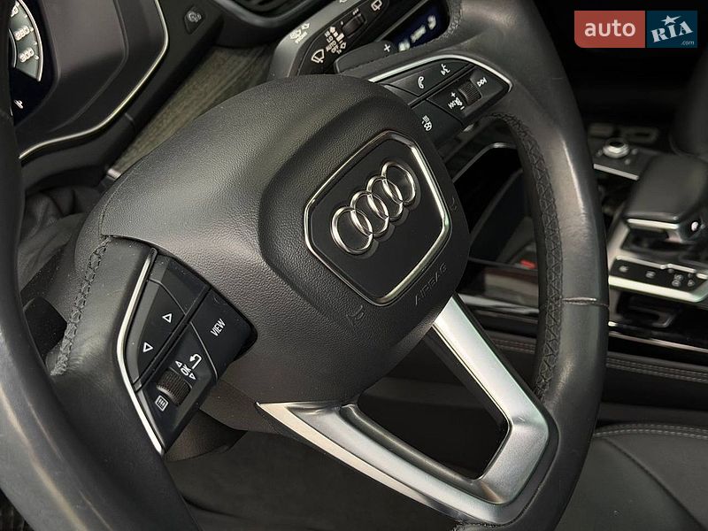 Позашляховик / Кросовер Audi Q5 2020 в Івано-Франківську