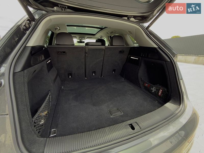 Позашляховик / Кросовер Audi Q5 2022 в Львові