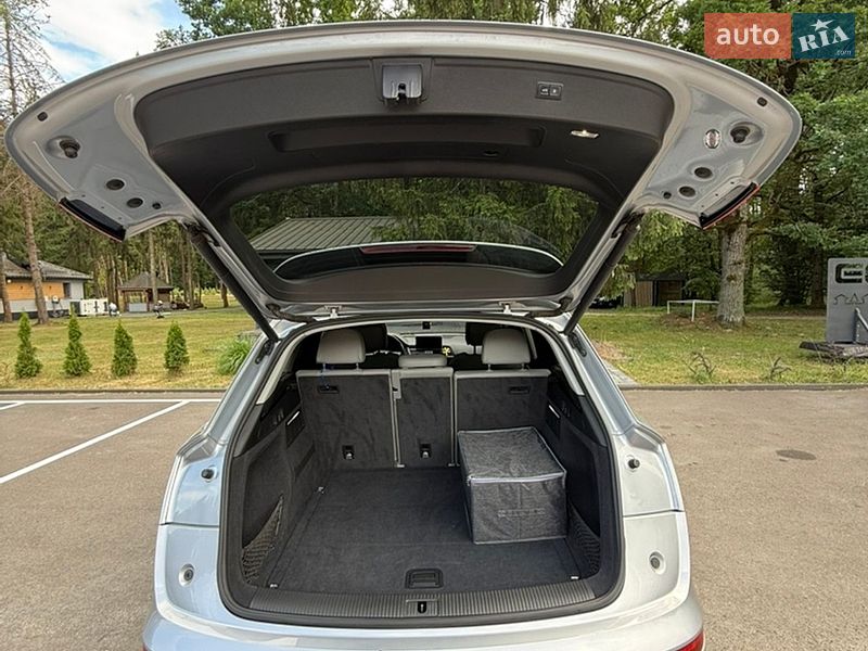 Внедорожник / Кроссовер Audi Q5 2017 в Ровно