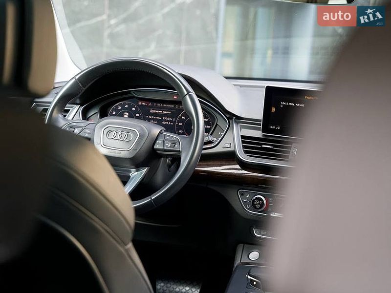 Внедорожник / Кроссовер Audi Q5 2019 в Харькове