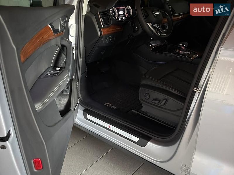 Внедорожник / Кроссовер Audi Q5 2022 в Ровно