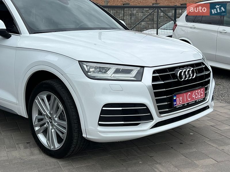 Внедорожник / Кроссовер Audi Q5 2018 в Ровно