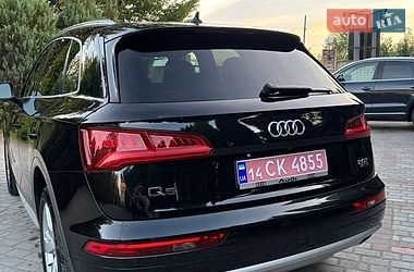 Внедорожник / Кроссовер Audi Q5 2018 в Самборе