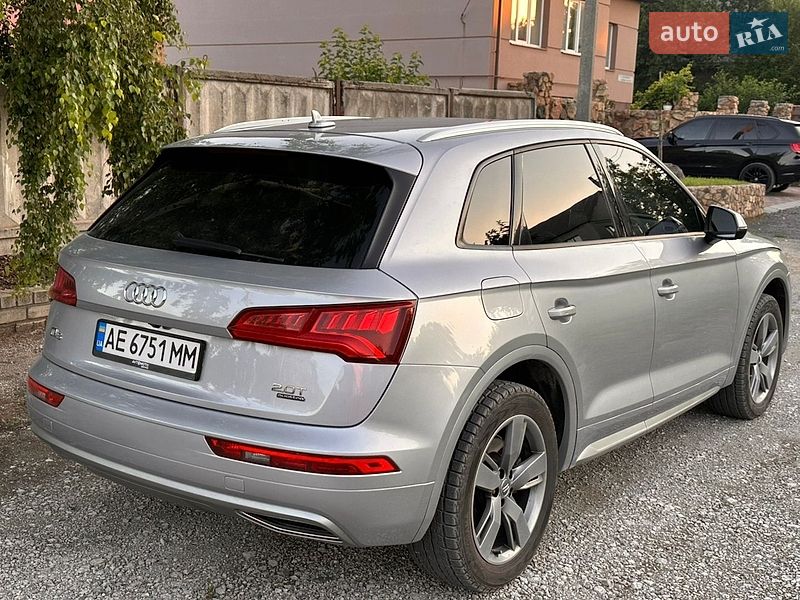 Позашляховик / Кросовер Audi Q5 2018 в Дніпрі