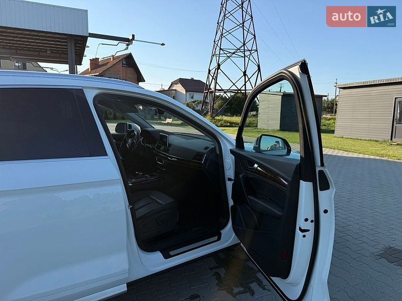 Позашляховик / Кросовер Audi Q5 2017 в Львові фото 10 Позашляховик / Кросовер Audi Q5 2017 в Львові