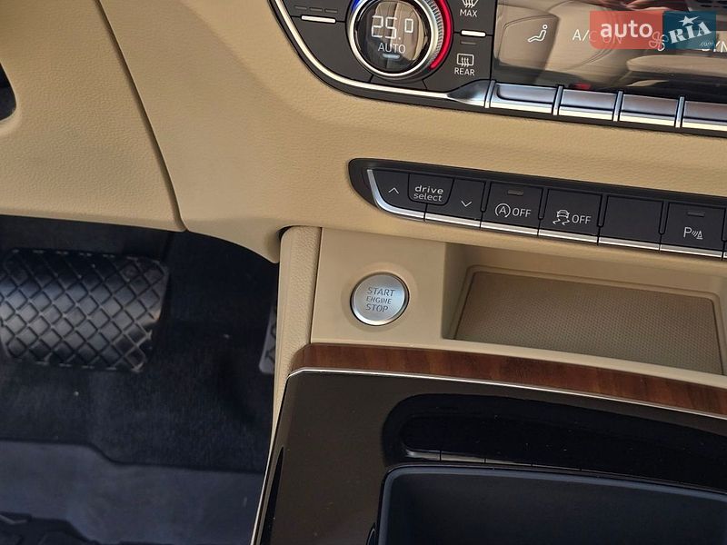 Позашляховик / Кросовер Audi Q5 2022 в Києві
