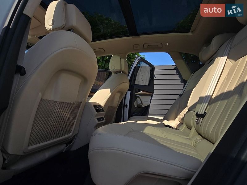 Позашляховик / Кросовер Audi Q5 2022 в Києві