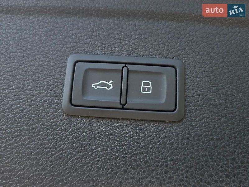 Позашляховик / Кросовер Audi Q5 2022 в Києві