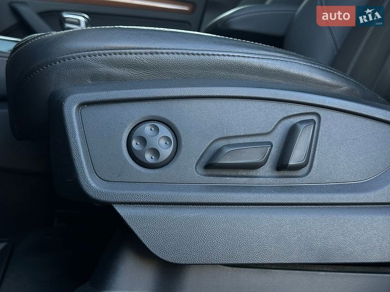 Позашляховик / Кросовер Audi Q5 2020 в Сарнах
