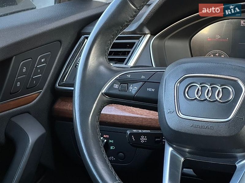 Позашляховик / Кросовер Audi Q5 2020 в Сарнах