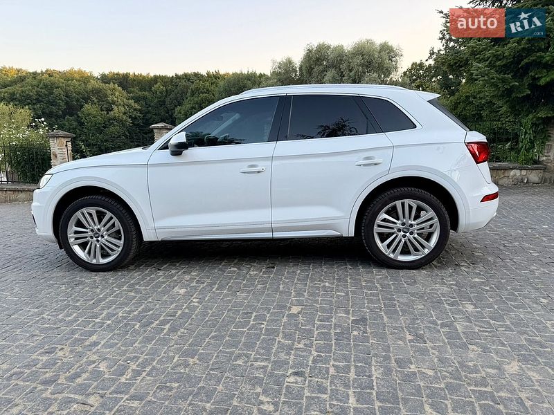 Позашляховик / Кросовер Audi Q5 2018 в Чернівцях