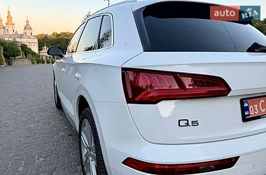 Позашляховик / Кросовер Audi Q5 2018 в Чернівцях
