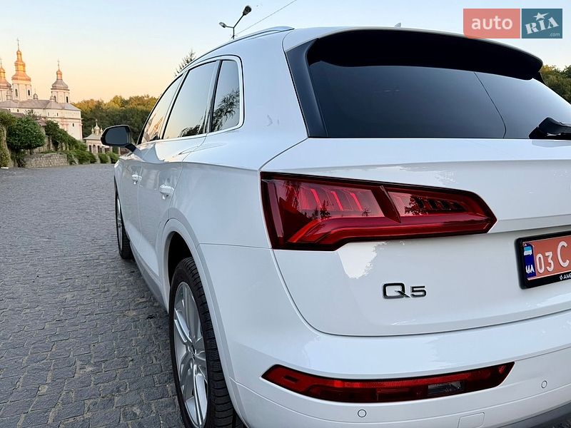 Позашляховик / Кросовер Audi Q5 2018 в Чернівцях