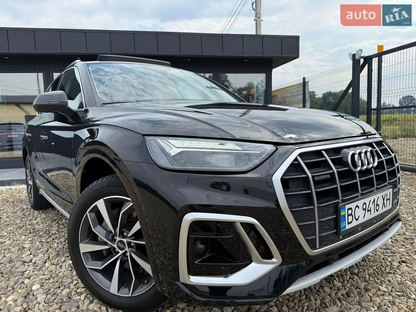 Audi Q5 2021 VIN WA1AAAFY7M2118488 фото оголошення 4 з 111