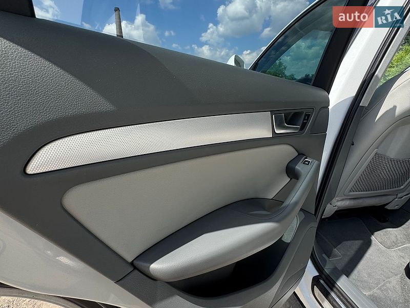 Позашляховик / Кросовер Audi Q5 2015 в Рівному