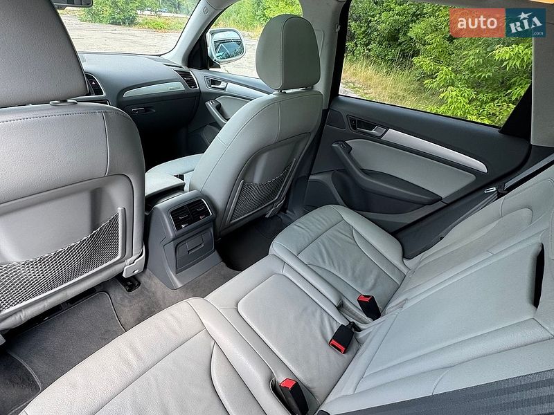 Позашляховик / Кросовер Audi Q5 2015 в Рівному