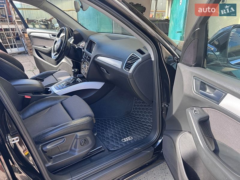 Внедорожник / Кроссовер Audi Q5 2016 в Ужгороде