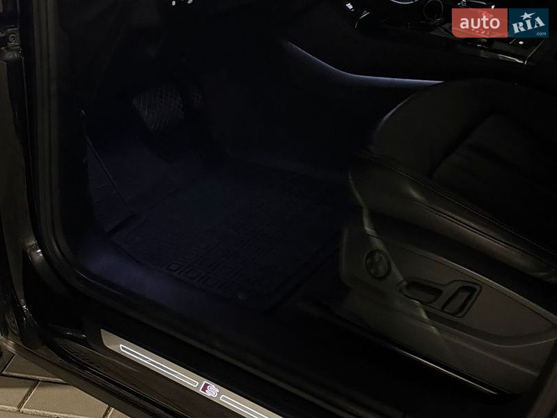 Внедорожник / Кроссовер Audi Q5 2021 в Киеве
