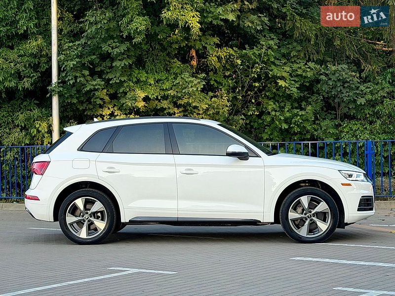 Внедорожник / Кроссовер Audi Q5 2020 в Тернополе
