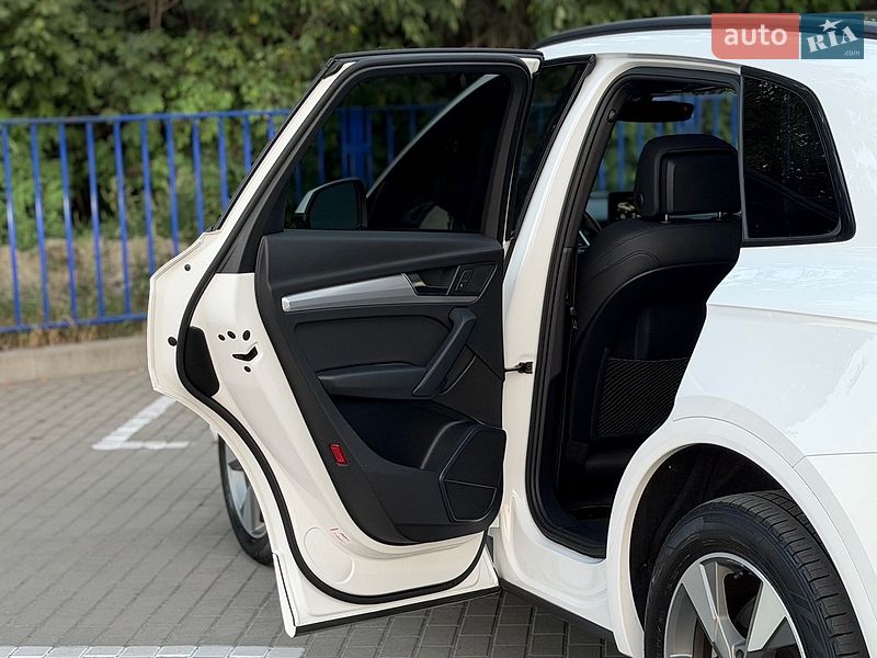 Внедорожник / Кроссовер Audi Q5 2020 в Тернополе